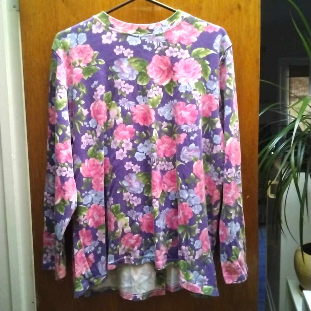 Buck & Buck Printed Wrap Back Top Size XL
